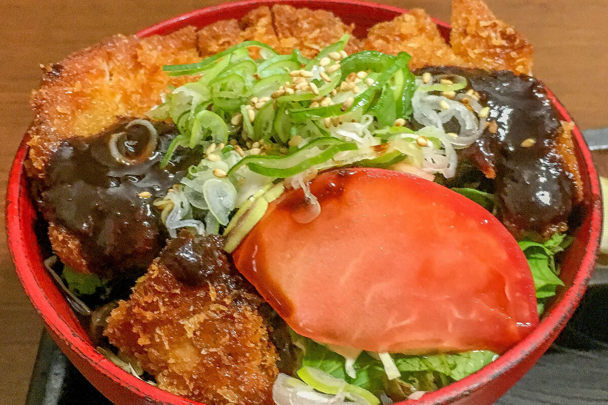 能登の大自然で育った「能登豚みそかつ丼」